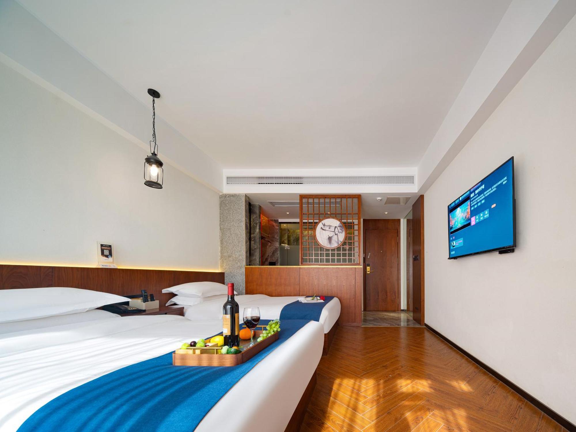 Hotel 張家界武陵源北岸輕奢客棧 森林公園店 Čang-ťia-ťie Exteriér fotografie