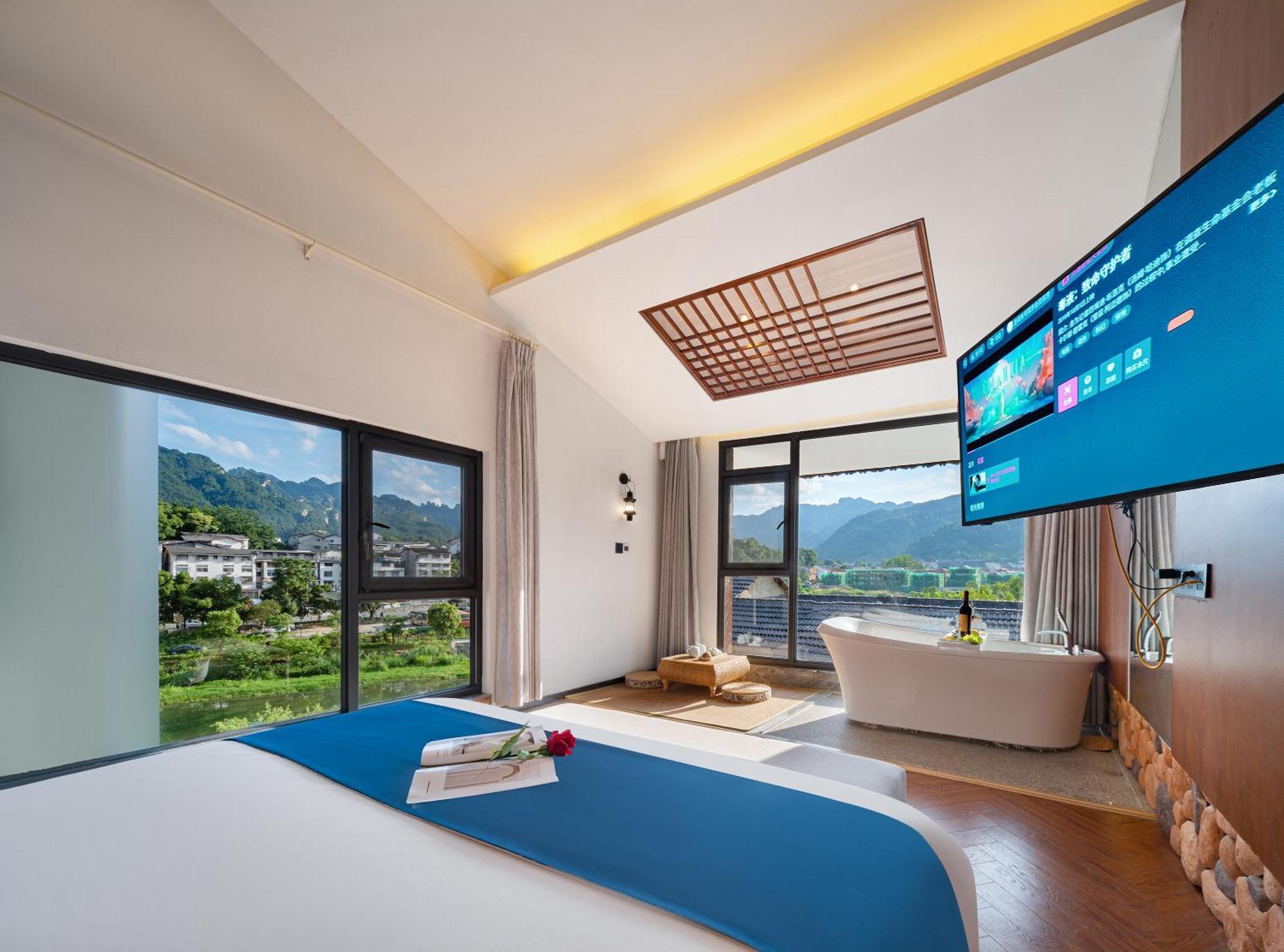 Hotel 張家界武陵源北岸輕奢客棧 森林公園店 Čang-ťia-ťie Exteriér fotografie