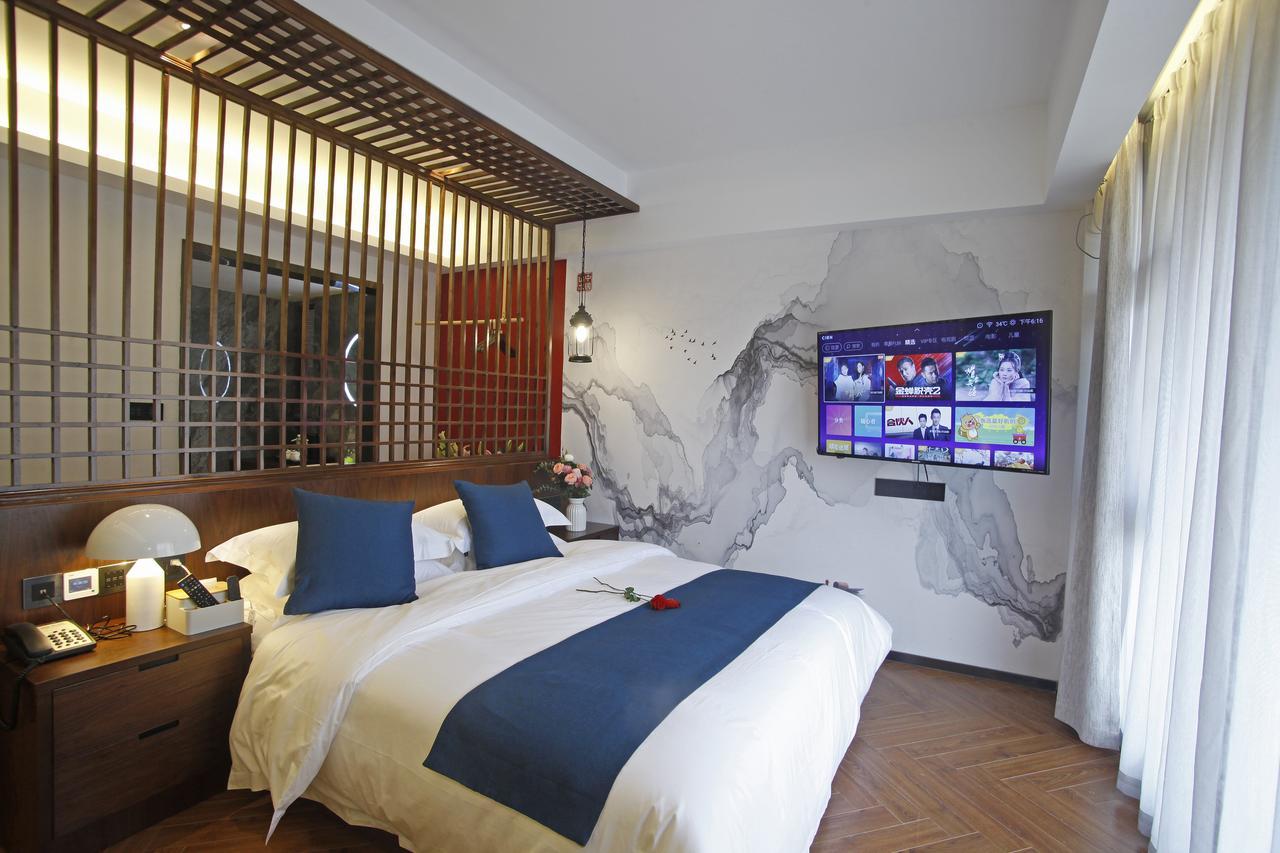 Hotel 張家界武陵源北岸輕奢客棧 森林公園店 Čang-ťia-ťie Exteriér fotografie