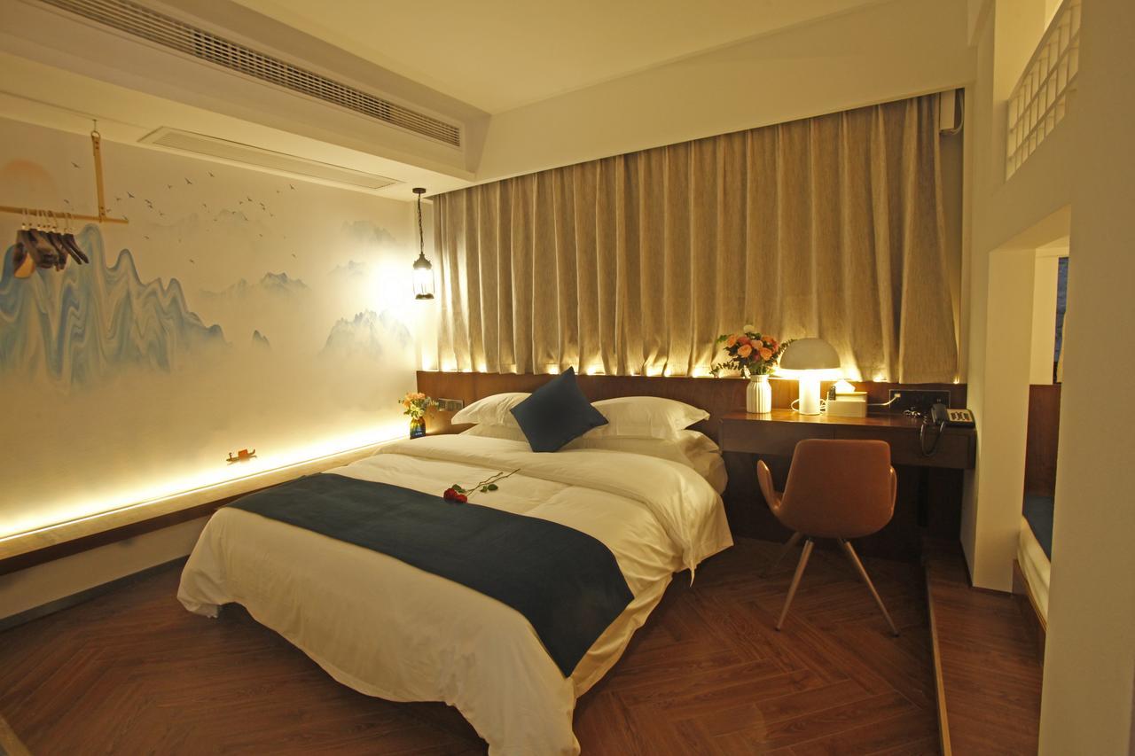 Hotel 張家界武陵源北岸輕奢客棧 森林公園店 Čang-ťia-ťie Exteriér fotografie