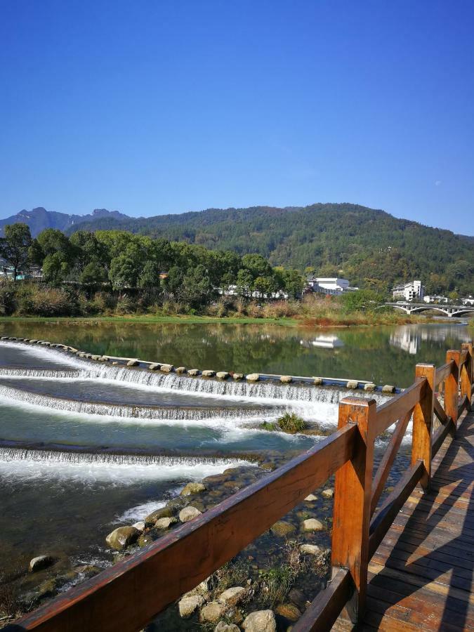 Hotel 張家界武陵源北岸輕奢客棧 森林公園店 Čang-ťia-ťie Exteriér fotografie